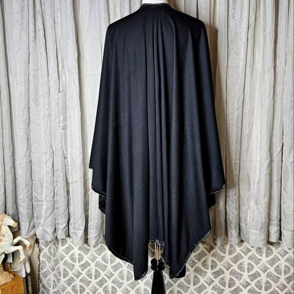 Vintage Amanda Smith Wool Blend Black Velvet Trim Wrap Classic Style Knit Cape - Picture 4 of 9